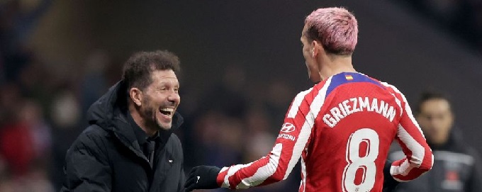 Luapan kegembiraan Antoine Griezmann dan Diego Simeone saat Atletico Madrid pesta gol ke gawang Sevilla di Wanda Metropolitano, Madrid, Ahad (5/3/2023) dini hari WIB.